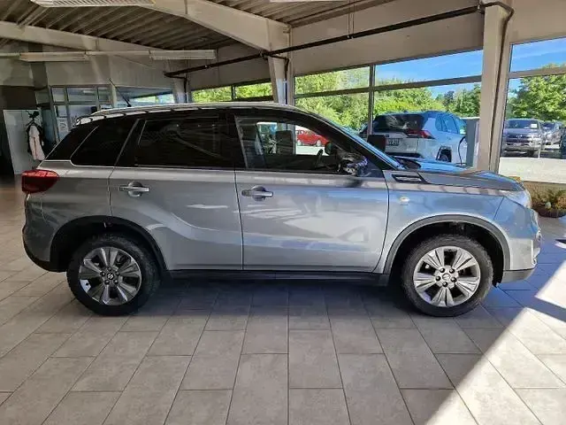 Gebraucht Suzuki Vitara Comfort 112 PS (82 kW) 2019 Grau SUV