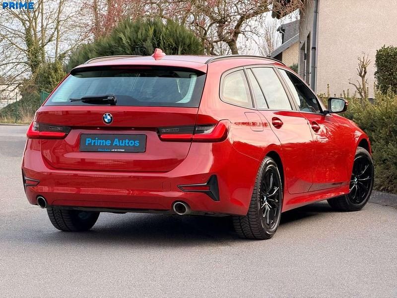 Gebraucht BMW 318 Advantage 156 PS (114 kW) 2020 Rot Kombi