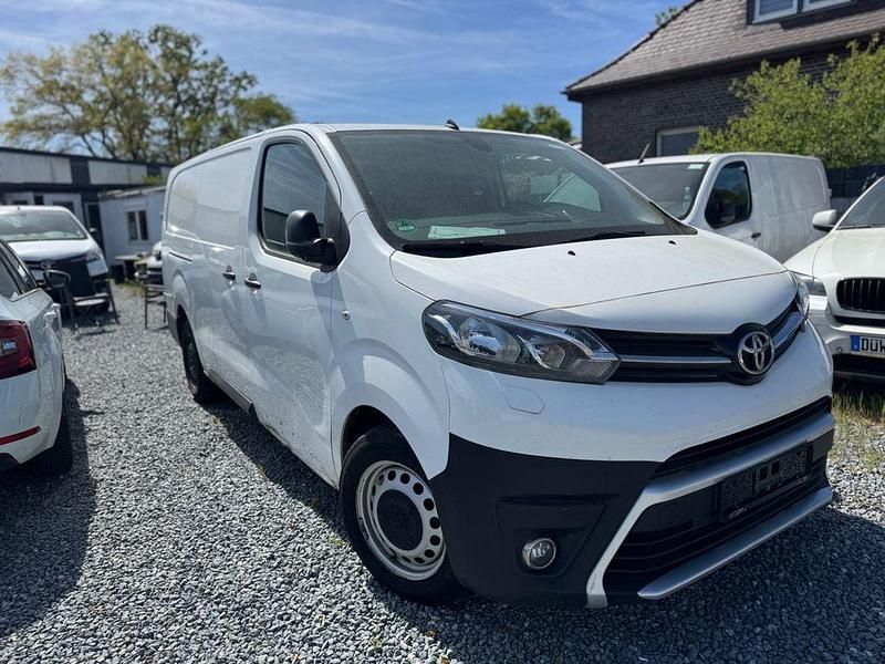 Gebraucht Toyota Proace 122 PS (89 kW) 2021 Weiß Van / Kleinbus
