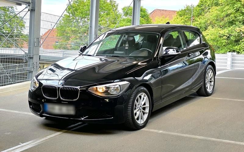 Schwarz Gebraucht 2014 BMW 116 Kleinwagen | 5.950 € (Guter Preis) - Bild 1/4