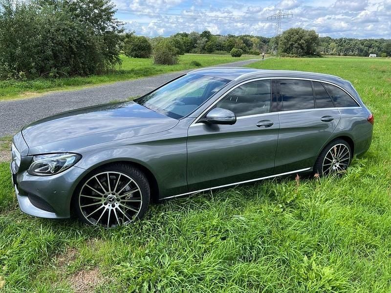 Grau Gebraucht 2017 Mercedes C220 Avantgarde Kombi | 19.400 € (Fairer Preis) - Bild 1/4