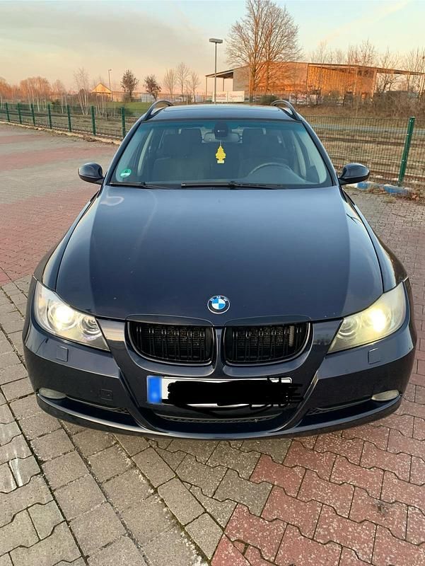 Gebraucht BMW 320 163 PS (119 kW) 2007 Silber Kombi