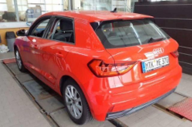 Gebraucht Audi A1 Sportback Ambiente 110 PS (80 kW) 2022 Misanorot perleffekt Kleinwagen