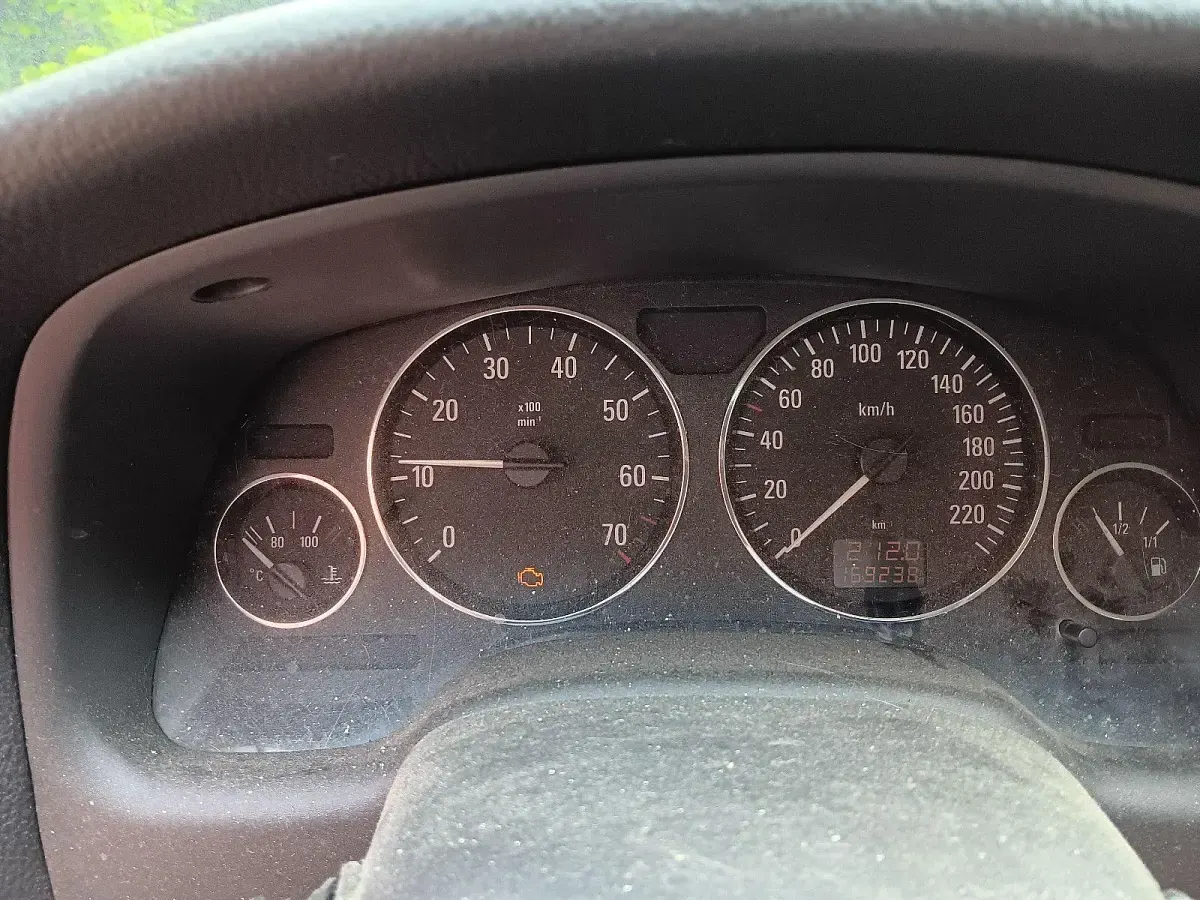 Gebraucht Opel Astra Comfort 84 PS (61 kW) 2003 Rot Kombi