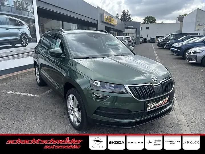 Grün Gebraucht 2021 Skoda Karoq Style SUV | 18.890 € (Guter Preis) - Bild 1/4