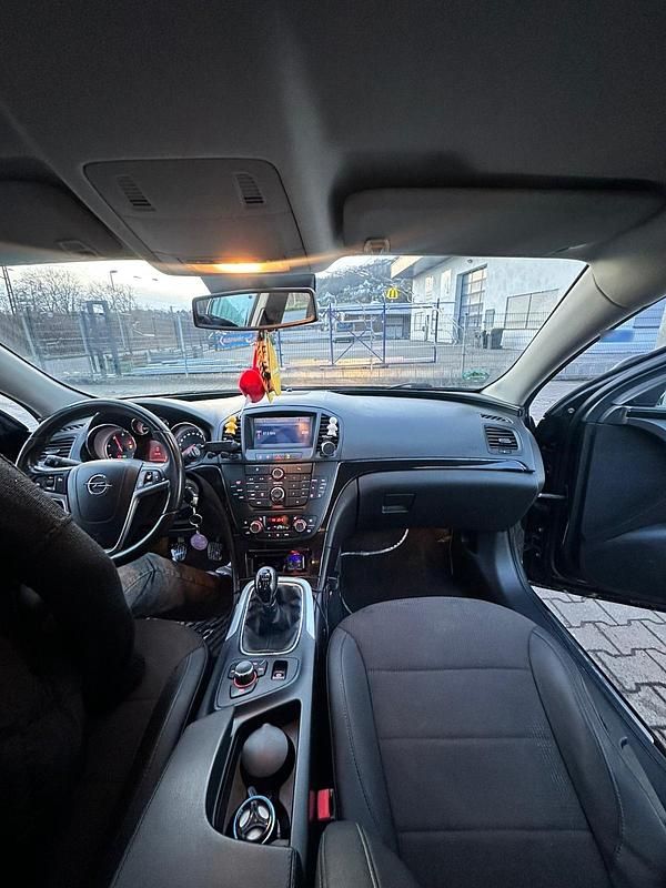 Gebraucht Opel Insignia 160 PS (117 kW) 2009 Schwarz Limousine