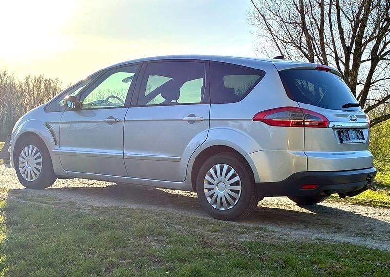 Gebraucht Ford S-MAX Trend 140 PS (102 kW) 2011 Silber Van / Kleinbus