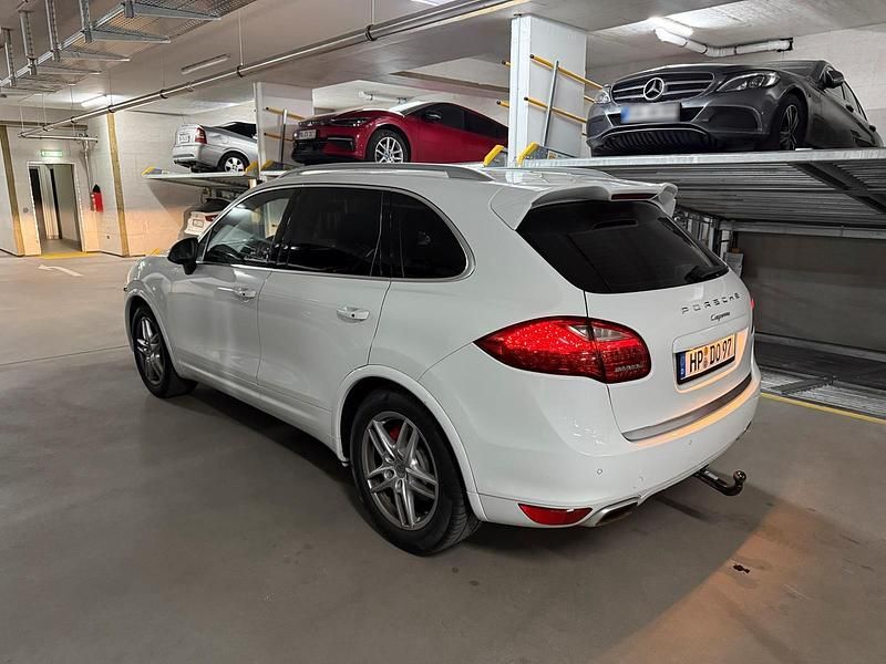 Gebraucht Porsche Cayenne 245 PS (180 kW) 2012 Weiß SUV