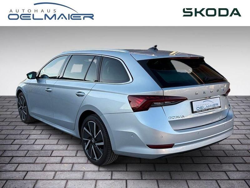 Gebraucht Skoda Octavia First Edition 204 PS (150 kW) 2021 Brillantsilber metallic (metallic) Kombi