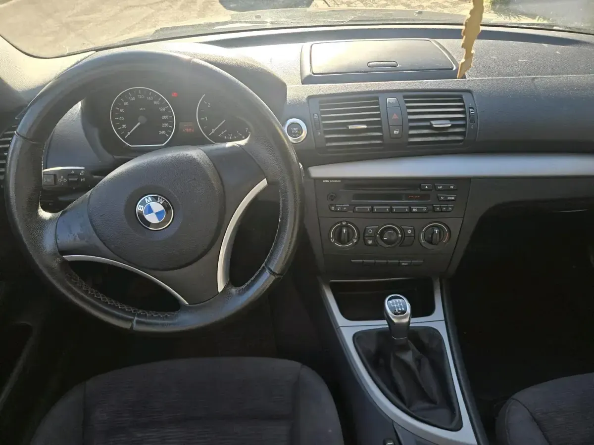 Gebraucht BMW 116 120 PS (88 kW) 2008 Schwarz Kleinwagen