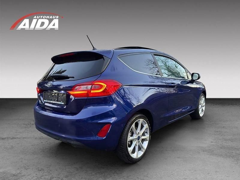 Gebraucht Ford Fiesta Titanium 125 PS (91 kW) 2018 Blau Kleinwagen