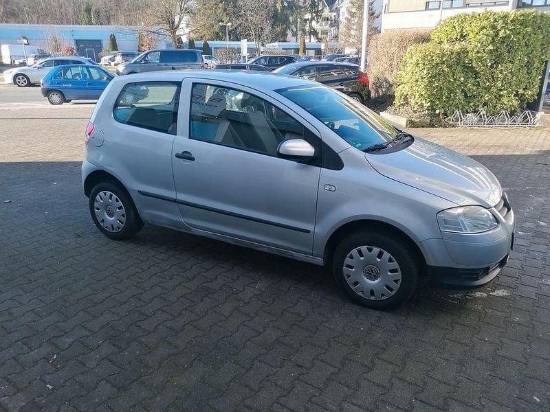 Gebraucht VW Fox 54 PS (39 kW) 2009 Silber Kleinwagen
