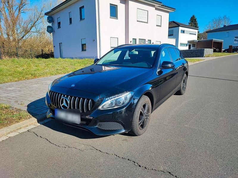 Gebraucht Mercedes C180 116 PS (85 kW) 2015 Schwarz Kombi