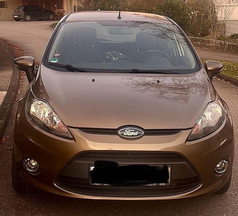 Braun Gebraucht 2012 Ford Fiesta Trend Limousine | 2.999 € (Fairer Preis) - Bild 1/4
