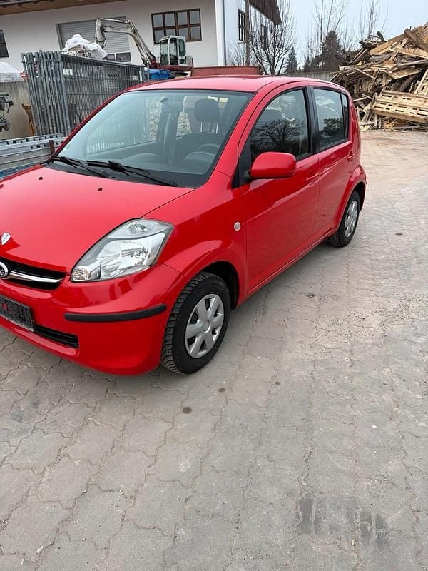 Rot Gebraucht 2008 Subaru Justy Kleinwagen | 1.950 € - Bild 1/4