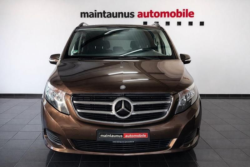 Gebraucht Mercedes V220 Edition 163 PS (119 kW) 2016 Braun Van / Kleinbus