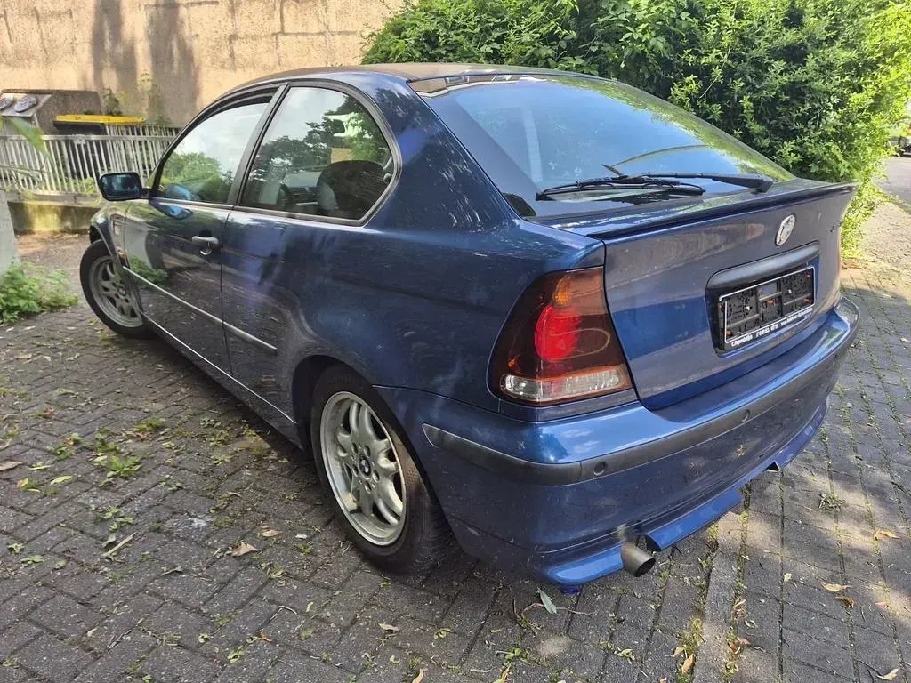 Gebraucht BMW 316 116 PS (85 kW) 2002 Blau Limousine