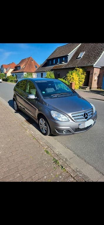 Gebraucht Mercedes B180 116 PS (85 kW) 2009 Grau Van / Kleinbus