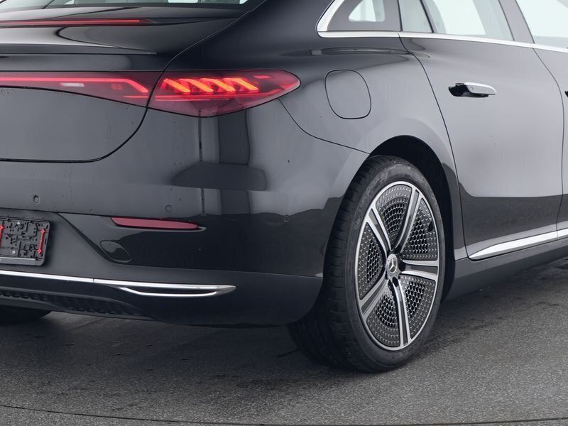 Gebraucht Mercedes EQE300 Electric Art 180 kW (245 PS) 2024 Lack obsidianschwarz Limousine