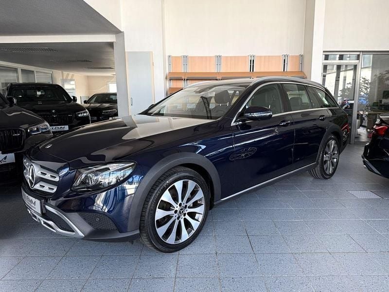 Gebraucht Mercedes E220 All-Terrain 194 PS (142 kW) 2019 Blau Kombi