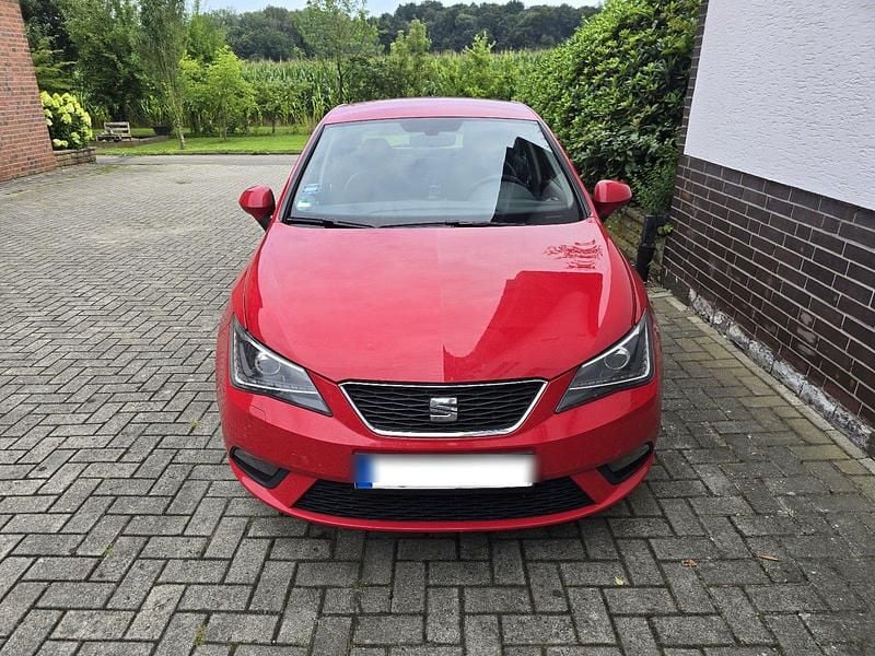 Rot Gebraucht 2016 Seat Ibiza Limousine | 3.800 € (Fairer Preis) - Bild 1/4