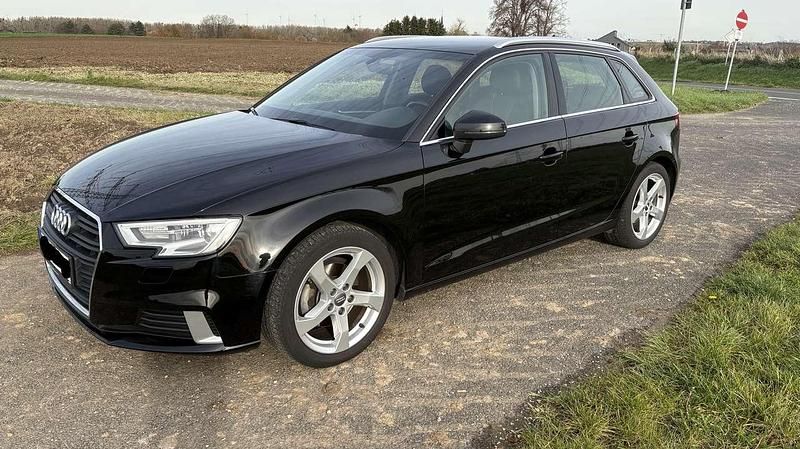 Gebraucht Audi A3 Sport 150 PS (110 kW) 2018 Schwarz Limousine
