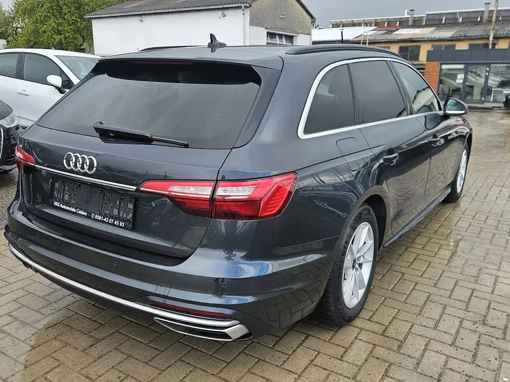 Gebraucht Audi A4 Advanced 163 PS (119 kW) 2022 Grau Kombi