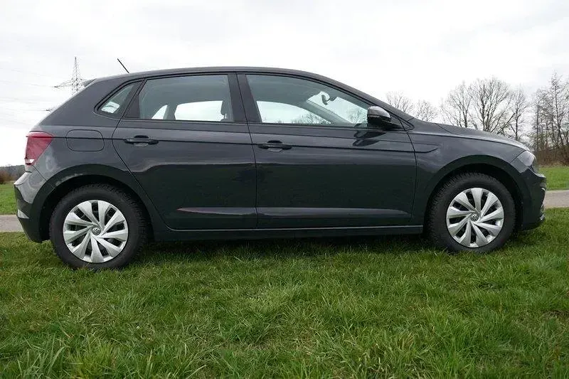 Gebraucht VW Polo 80 PS (58 kW) 2018 Grau Kleinwagen