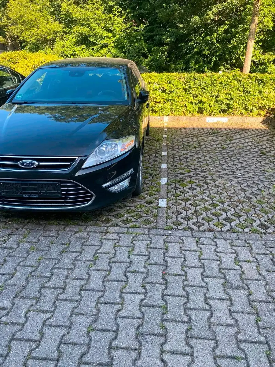 Gebraucht Ford Mondeo 140 PS (102 kW) 2013 Schwarz Kombi