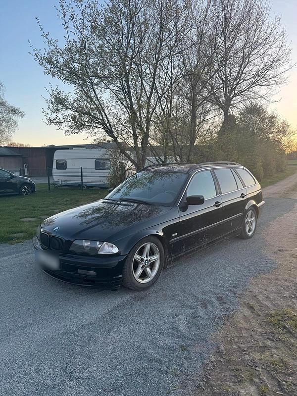 Gebraucht BMW 320 170 PS (125 kW) 2001 Schwarz Kombi
