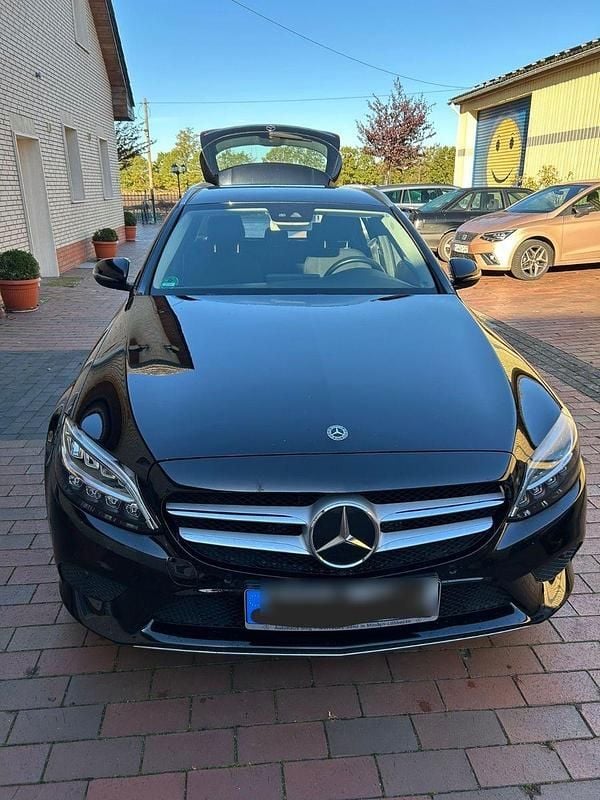 Gebraucht Mercedes C200 160 PS (117 kW) 2020 Schwarz Kombi
