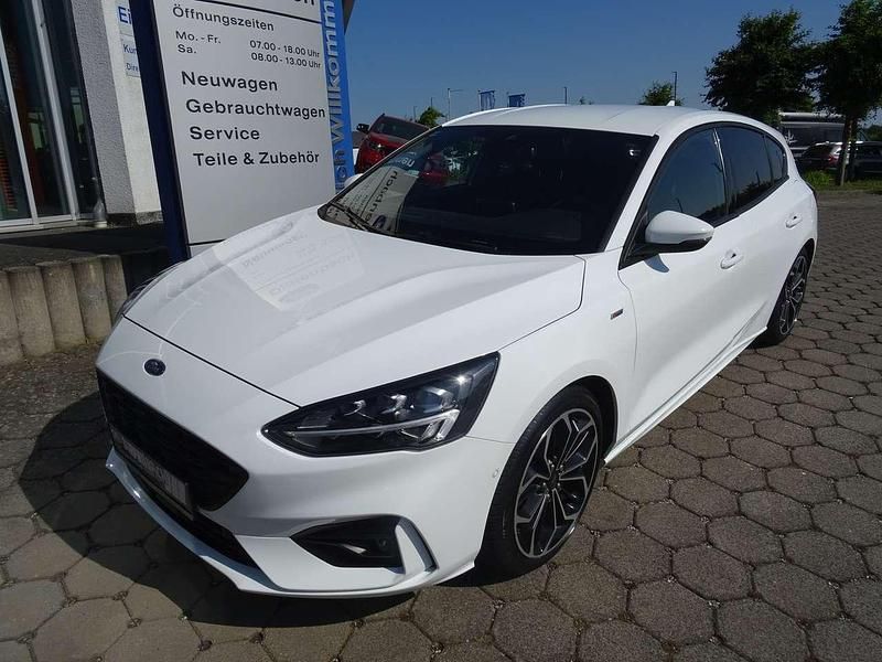 Gebraucht Ford Focus ST-Line 125 PS (91 kW) 2019 Frostweiß Kleinwagen