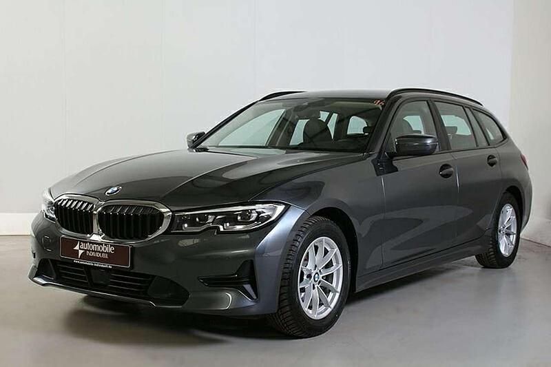 Grau Gebraucht 2021 BMW 318 Advantage Kombi | 16.840 € (Guter Preis) - Bild 1/4