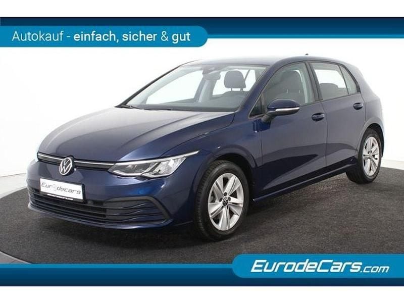 Gebraucht VW Golf VIII Life 150 PS (110 kW) 2021 Blau (metallic) Limousine