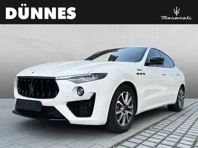 Weiss Gebraucht 2022 Maserati Levante SUV | 67.450 € (Fairer Preis) - Bild 1/4