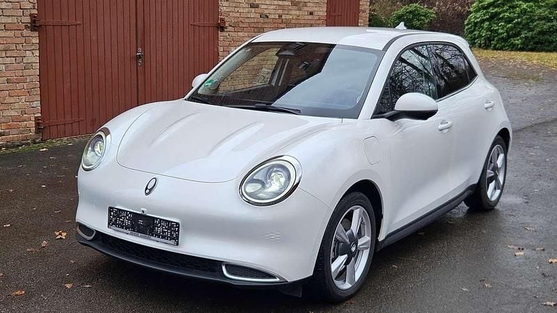 Gebraucht Ora Funky Cat 300 Pro 125 kW (171 PS) 2023 Moonlight white metallic Kleinwagen