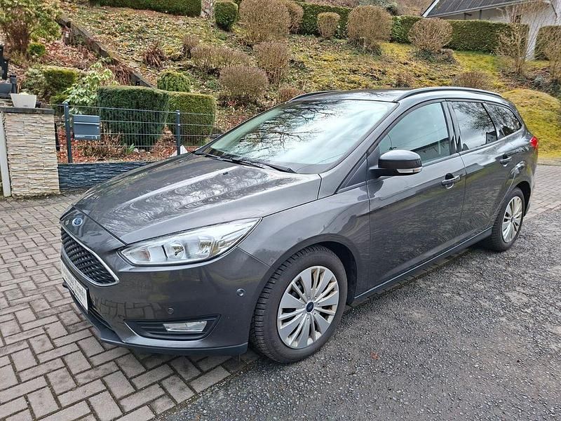 Gebraucht Ford Focus Trend 125 PS (91 kW) 2016 Limousine