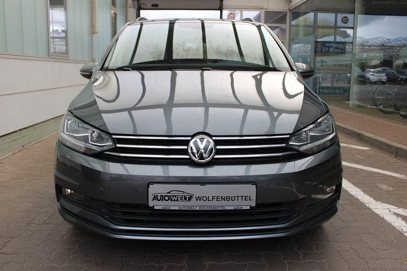 Grau Gebraucht 2019 VW Touran Comfortline Van / Kleinbus | 19.990 € (Fairer Preis) - Bild 1/4