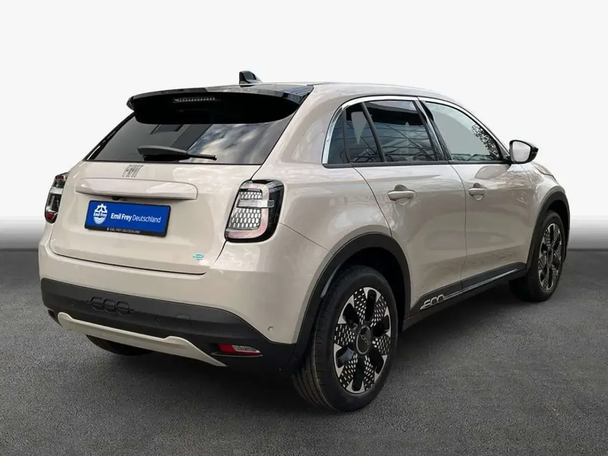 Gebraucht Fiat 600E La Prima 114 kW (156 PS) 2025 Cappucino beige metallic Limousine