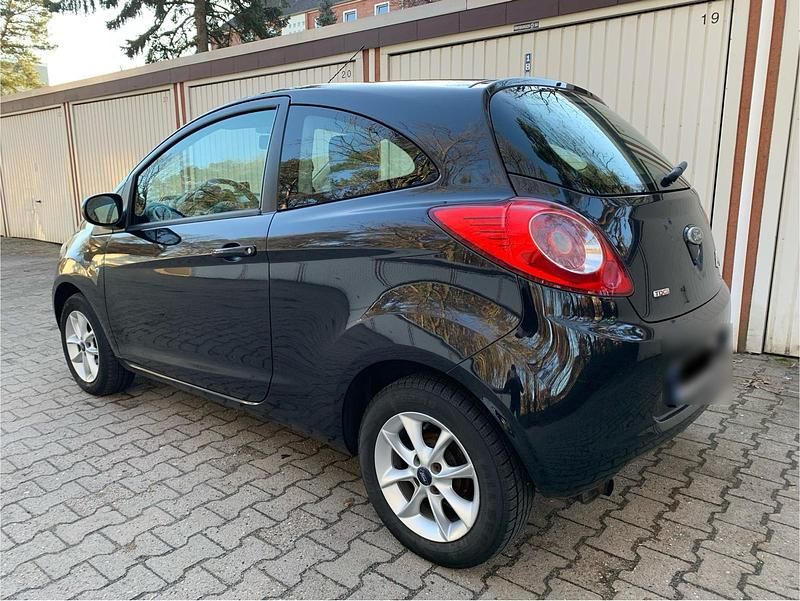 Gebraucht Ford Ka 75 PS (55 kW) 2013 Schwarz Kleinwagen