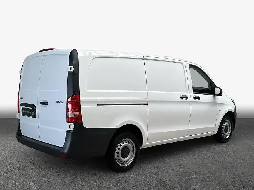 Gebraucht Mercedes Vito 163 PS (119 kW) 2023 Weiß Van