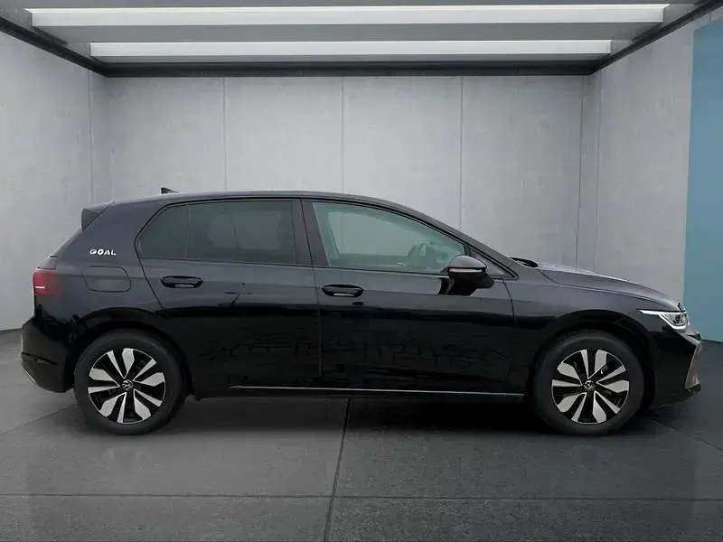 Gebraucht VW Golf VIII 116 PS (85 kW) 2025 Schwarz Kleinwagen