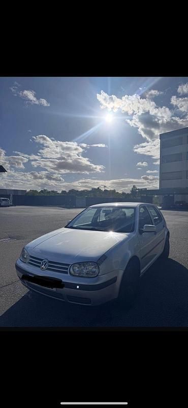 Gebraucht VW Golf IV 90 PS (66 kW) 2001 Silber Kleinwagen