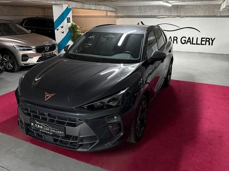 Usado Cupra Terramar VZ 265 HP (194 kW) 2025 Cinzento SUV