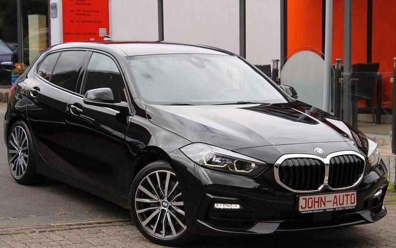 Gebraucht BMW 120 Sport Line 190 PS (139 kW) 2021 Schwarz ii/bonnet fluid black Kleinwagen