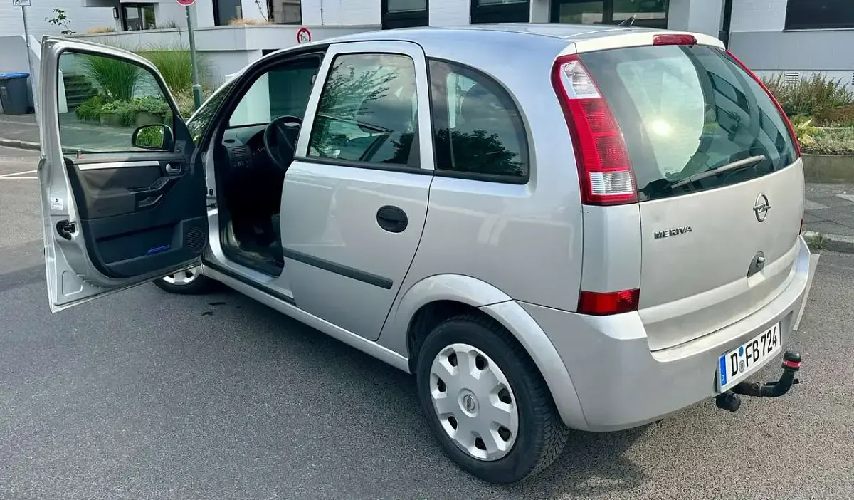 Gebraucht Opel Meriva 90 PS (66 kW) 2005 Silber Van / Kleinbus