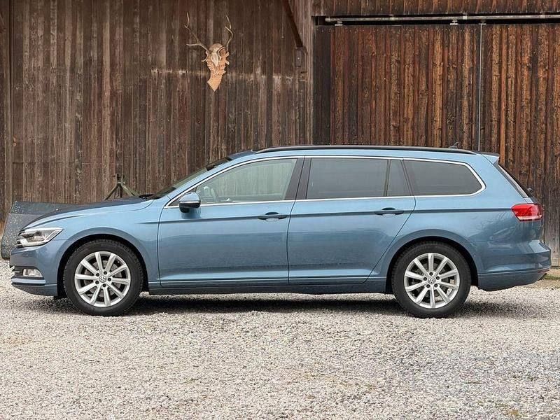 Gebraucht VW Passat 179 PS (131 kW) 2016 Blau Limousine