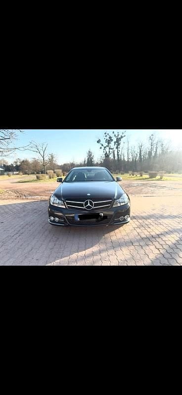 Gebraucht Mercedes C250 205 PS (150 kW) 2012 Schwarz Coupé