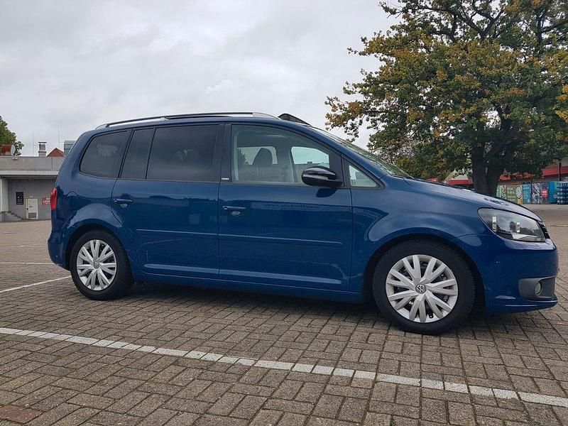 Blau Gebraucht 2012 VW Touran Style Van / Kleinbus | 4.600 € (Guter Preis) - Bild 1/4
