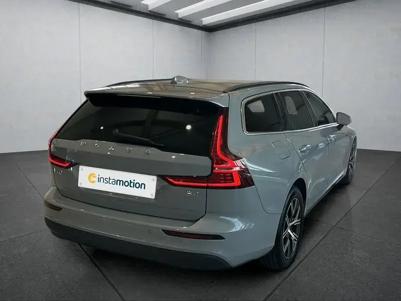 Gebraucht Volvo V60 197 PS (144 kW) 2024 Grau Kombi